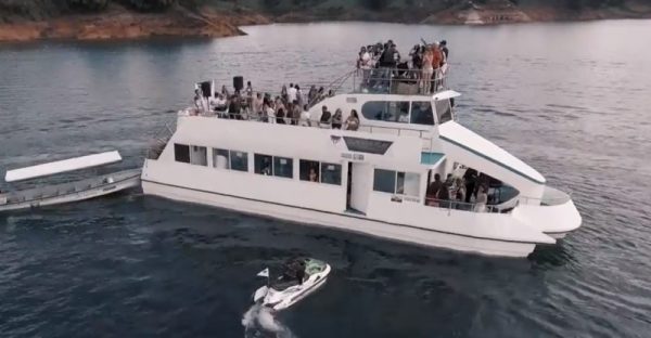 Guatape Boat Party - Party Boat Rentals Guatapé Medellin