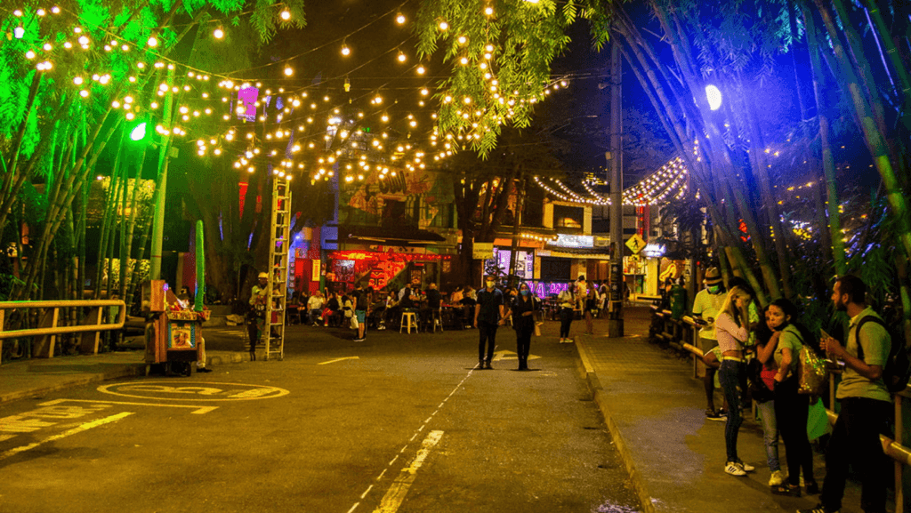 what is there to do in medellin at night?