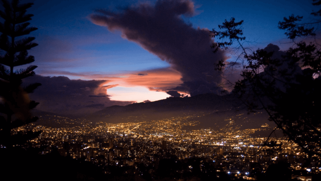 what is there to do in medellin at night?